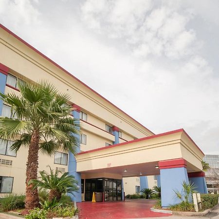 Oyo Townhouse Houston Airport North Hotel Exterior photo