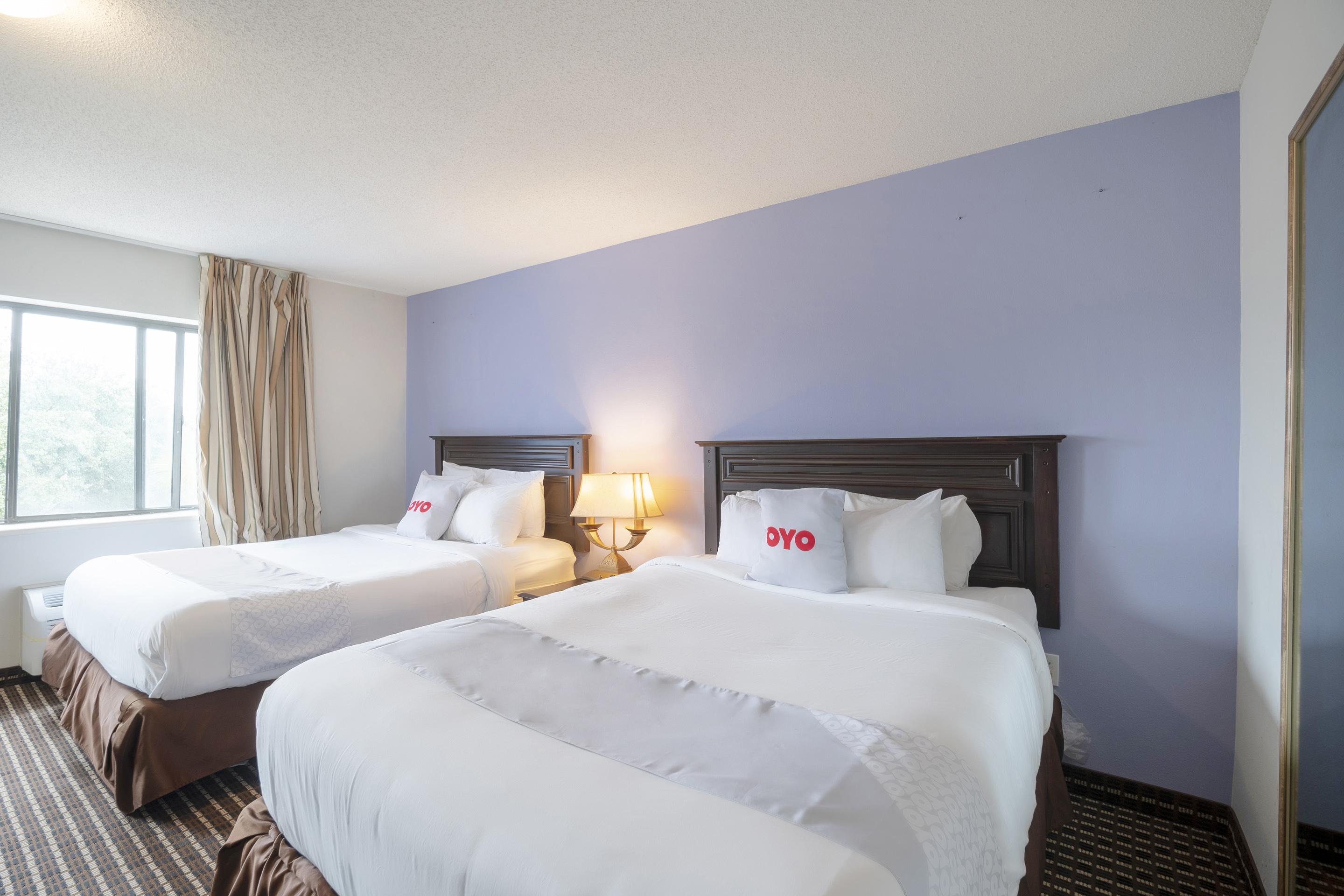 Oyo Townhouse Houston Airport North Hotel Exterior photo