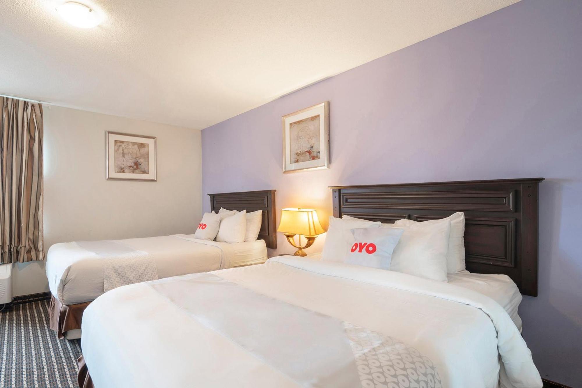 Oyo Townhouse Houston Airport North Hotel Exterior photo